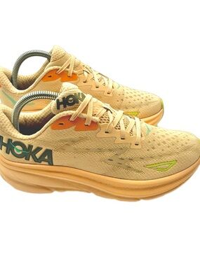 Hoka Clifton 9 running shoe women’s 8B